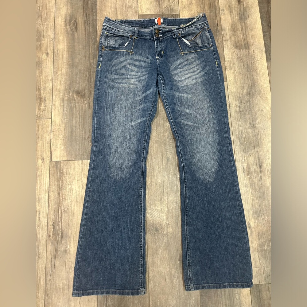 Size 15 Women’s/Junior’s 3R Revolt Bootcut Jeans $15
